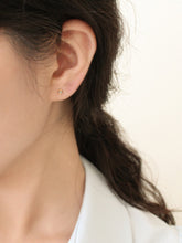 Load image into Gallery viewer, [mattoi] 14K Gold Cutting Ball Piercing Earrings
