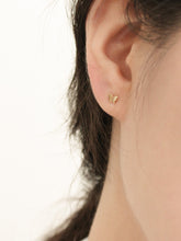 Load image into Gallery viewer, [mattoi] 14K Gold Butterfly Piercing Earrings
