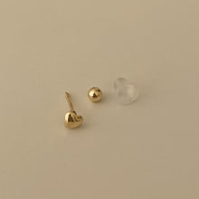 Load image into Gallery viewer, [mattoi] 14K Gold Heart Piercing Earrings
